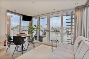 Luxurious waterloft near beach and centre